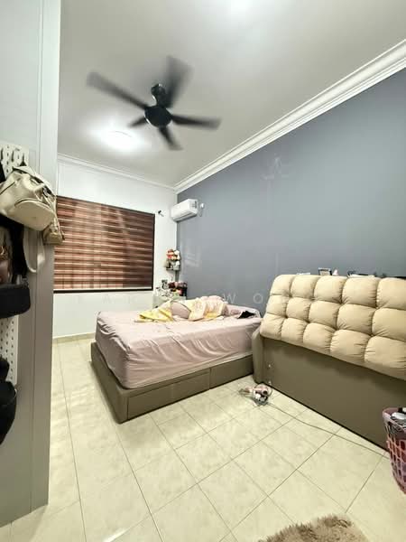 Rumah Teres 1 Tingkat untuk Dijual di Taman Rinting (Masai) - Karen Wong - Bedroom - PropertyGuru.com.my