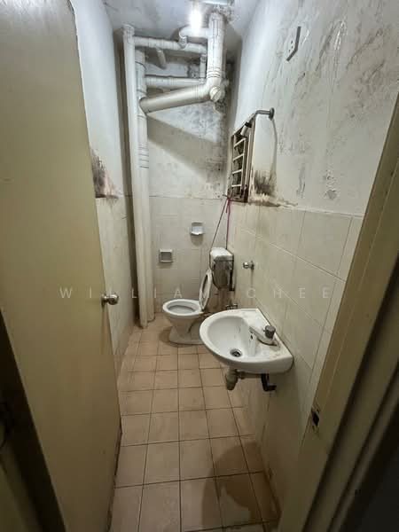 Condominium for Rent at Casa Riana - William Chee - 2nd Bathroom - PropertyGuru.com.my