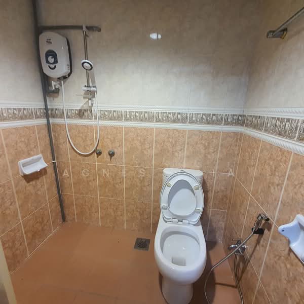 Kondominium untuk Disewa di Vista Damai - Agnes Chia - Bathroom - PropertyGuru.com.my