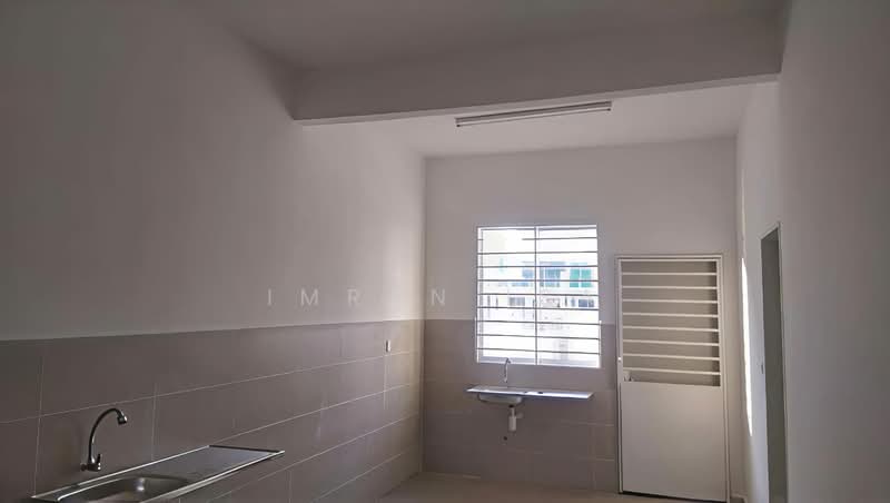 Terraced House for Sale in Bandar Sri Sendayan (Negeri Sembilan) - Imran Isa - Kitchen - PropertyGuru.com.my