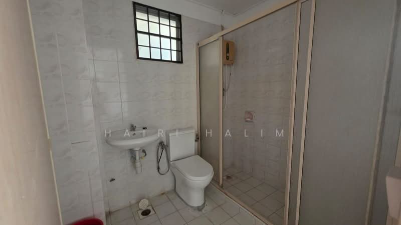 Kondominium untuk Dijual di Sri Mahligai - Hairi Halim - Bathroom - PropertyGuru.com.my