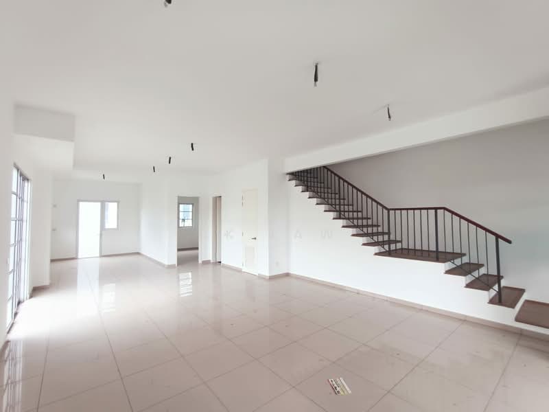 Rumah Teres 2-Tingkat untuk Dijual di Eco Majestic (Semenyih) - CK Law - Living Room - PropertyGuru.com.my