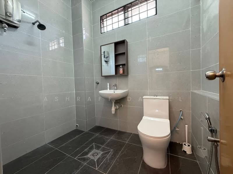 2-storey Terraced House for Sale in Seksyen 8 (Kota Damansara) - Ashraff Daniel - Bathroom - PropertyGuru.com.my