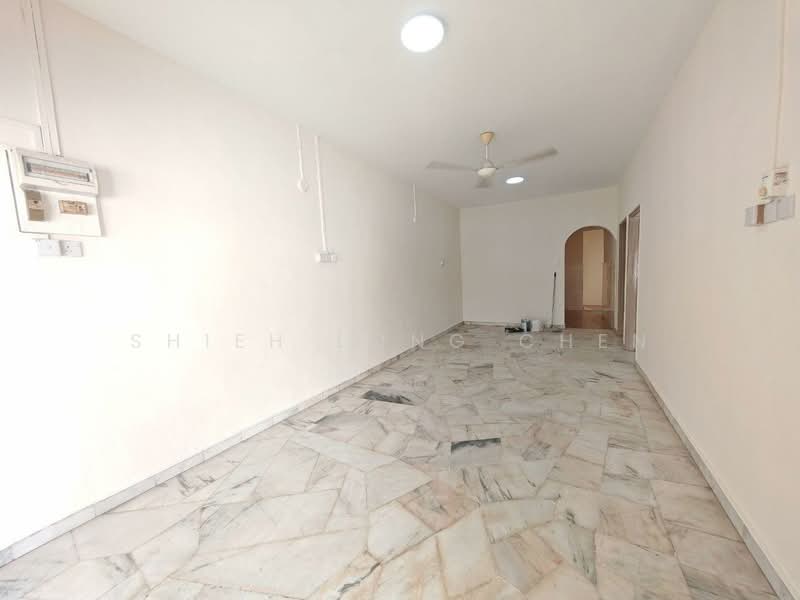 1-storey Terraced House for Sale in Taman Skudai Baru (Skudai) - Shieh Long Chen - Living Room - PropertyGuru.com.my