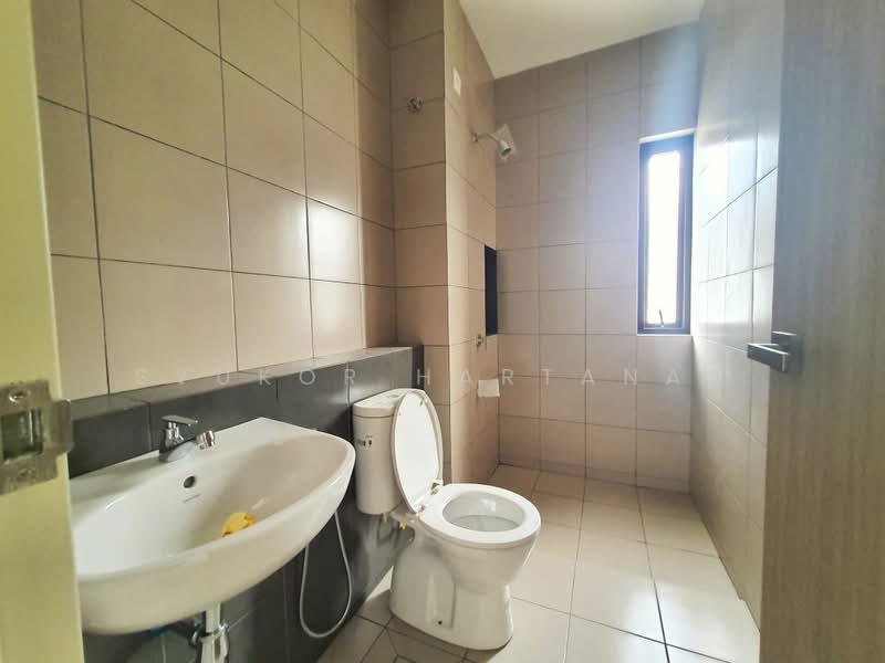 2-storey Terraced House for Sale in Bandar Bukit Raja (Klang) - Syukor Hartanah - Bathroom - PropertyGuru.com.my