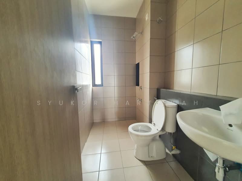 2-storey Terraced House for Sale in Bandar Bukit Raja (Klang) - Syukor Hartanah - Bathroom - PropertyGuru.com.my