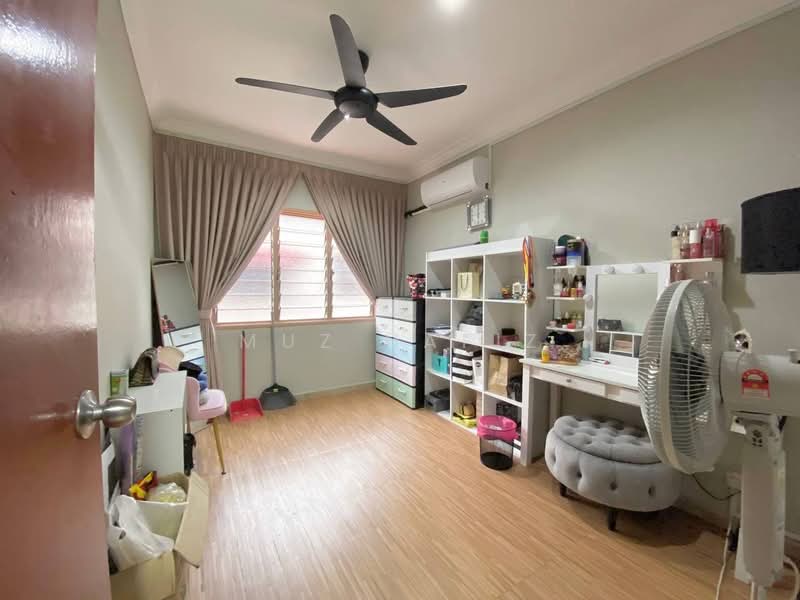 Rumah Teres 2 Tingkat untuk Dijual di Taman Perepat Indah (Kapar) - Muz Hafiz - Bedroom - PropertyGuru.com.my