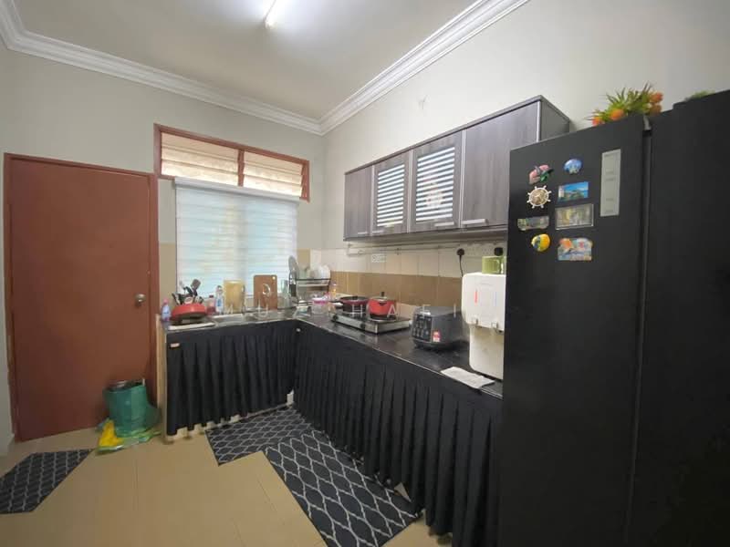 Rumah Teres 2 Tingkat untuk Dijual di Taman Perepat Indah (Kapar) - Muz Hafiz - Kitchen - PropertyGuru.com.my