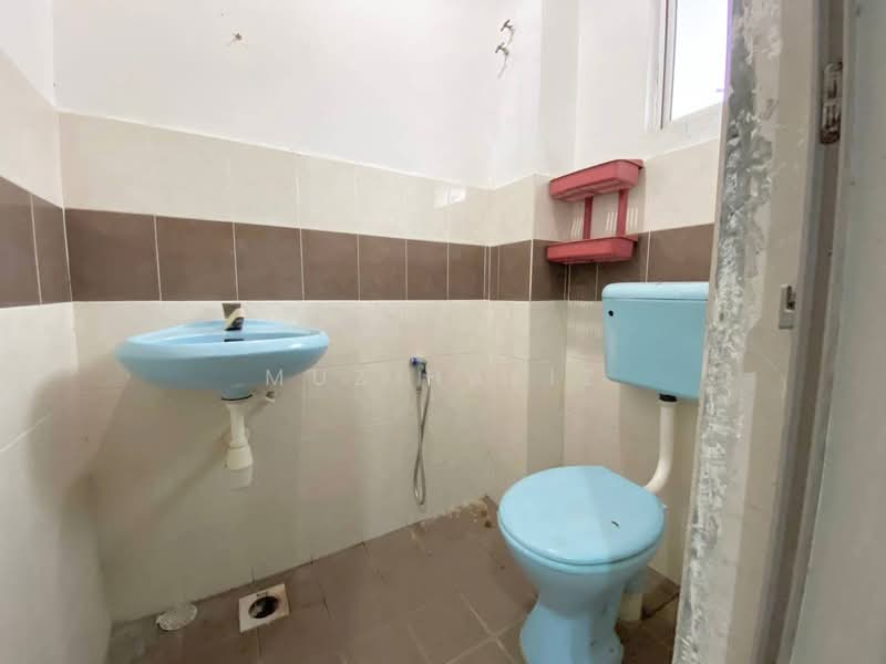 Rumah Teres 2 Tingkat untuk Dijual di Taman Perepat Indah (Kapar) - Muz Hafiz - Bathroom - PropertyGuru.com.my