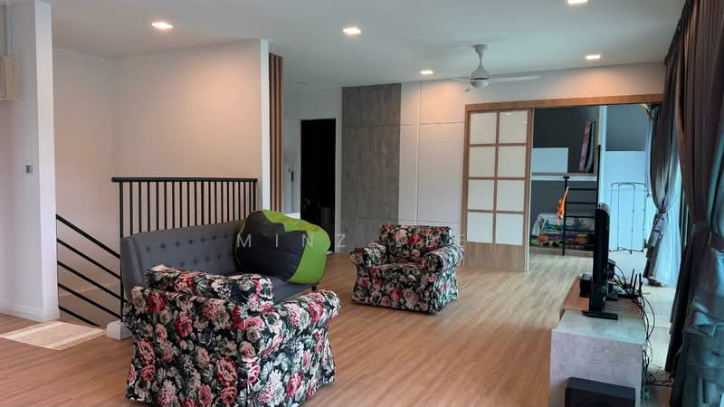 2nd floor Living Room