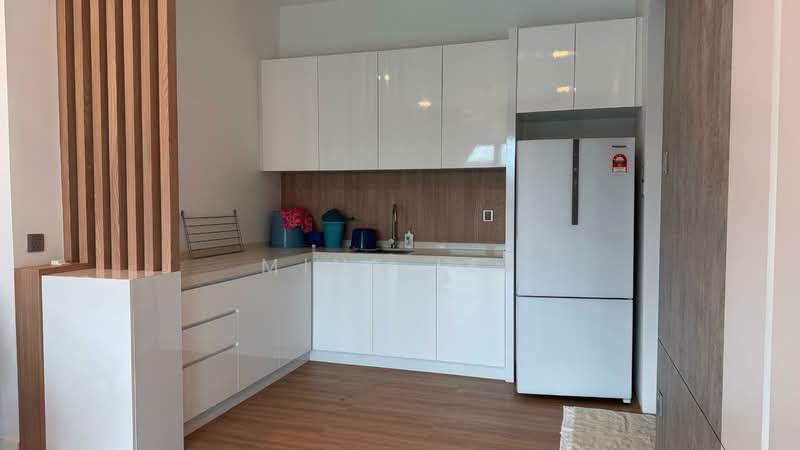 2nd floor kitchen