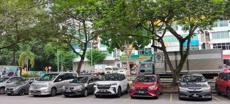 Shop for Rent in Taman Petaling Utama (Petaling Jaya) - Robin Chum - Exterior - PropertyGuru.com.my