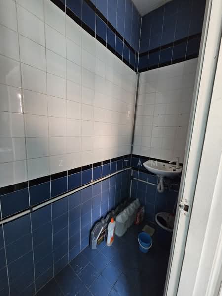 Kedai / Pejabat untuk Disewa di Bay Avenue (Bayan Lepas) - Zane Tam - Bathroom - PropertyGuru.com.my