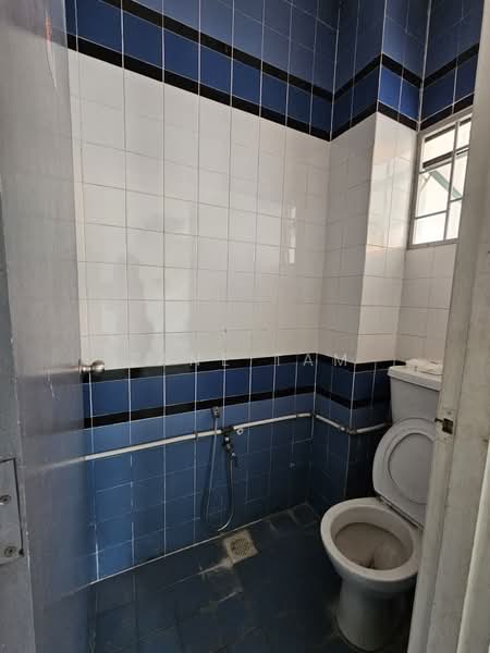 Kedai / Pejabat untuk Disewa di Bay Avenue (Bayan Lepas) - Zane Tam - Bathroom - PropertyGuru.com.my