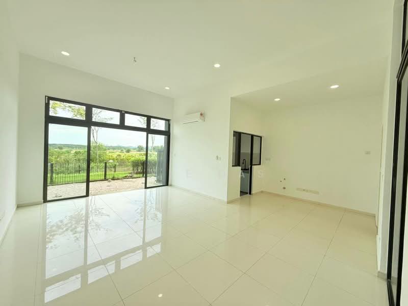 Rumah Teres untuk Dijual di Iskandar Puteri (Nusajaya) (Johor) - Kyle Das - Living Room - PropertyGuru.com.my