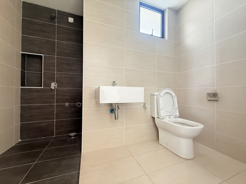 2-storey Terraced House for Sale in Rawang (Selangor) - Rocky Chan - Bathroom - PropertyGuru.com.my