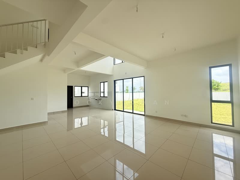 2-storey Terraced House for Sale in Rawang (Selangor) - Rocky Chan - Living Room - PropertyGuru.com.my