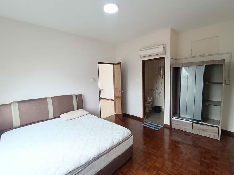 Pangsapuri untuk Dijual di Mon Bisca - Hock Kim - Bedroom - PropertyGuru.com.my