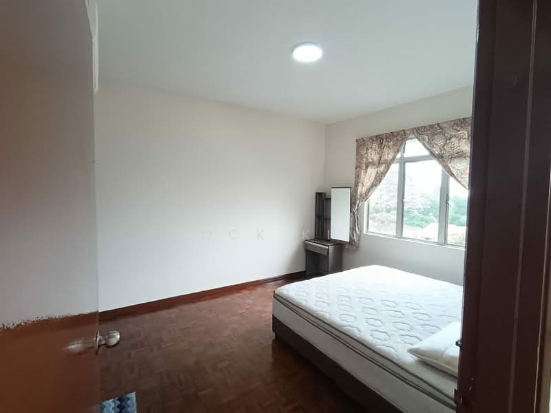 Pangsapuri untuk Dijual di Mon Bisca - Hock Kim - Bedroom - PropertyGuru.com.my