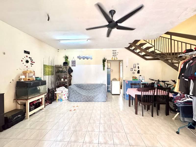 2-storey Terraced House for Sale in Jenjarom (Selangor) - Firdaus Hamidun - Living Room - PropertyGuru.com.my