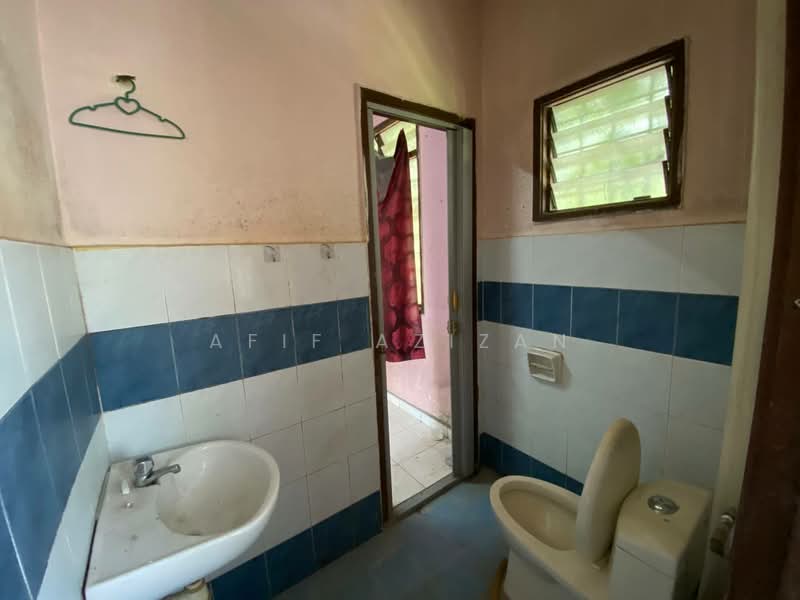 Rumah Teres 2 Tingkat untuk Dijual di Bandar Tasik Kesuma (Beranang) - Afif Azizan - Bathroom - PropertyGuru.com.my