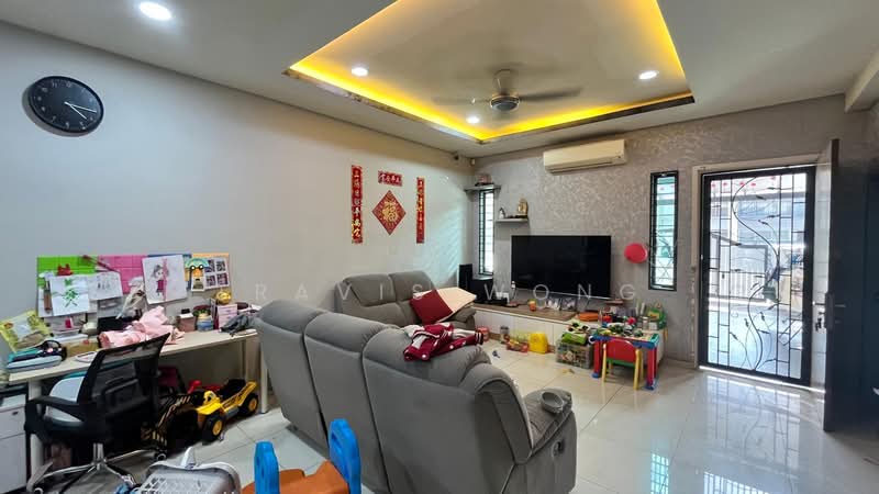 Rumah Teres 2 Tingkat untuk Dijual di Taman Puchong Prima (Puchong) - Travis Wong - Living Room - PropertyGuru.com.my