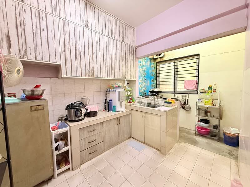 2-storey Terraced House for Sale in Taman Suria Pendamar (Pelabuhan Klang) - James Teoh - Kitchen - PropertyGuru.com.my