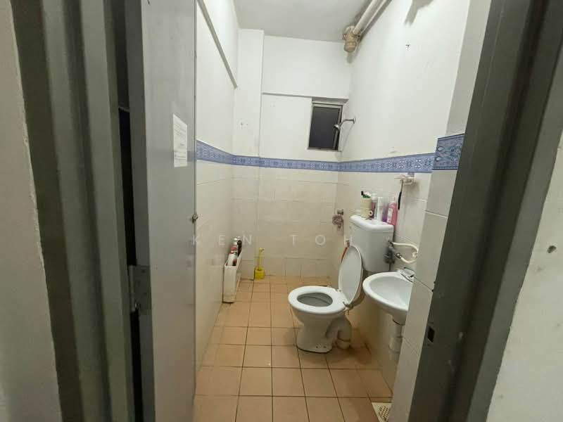Apartment for Sale at Sri Ros Apartment - Ken Toh - Bathroom - PropertyGuru.com.my
