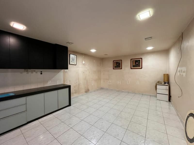 Rumah Teres 2.5 Tingkat untuk Dijual di Taman Bukit Jaya (Ulu Tiram) - Peggie Chua - Kitchen - PropertyGuru.com.my