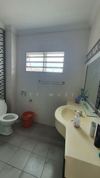 Cluster House for Sale in Taman Pengkalan Tiara (Ipoh) - Lee Muzi - Bathroom - PropertyGuru.com.my