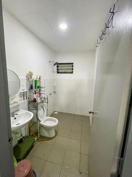 Apartment for Sale at Subang Perdana Goodyear Court 5 - Nur Alia Omar - Bathroom - PropertyGuru.com.my