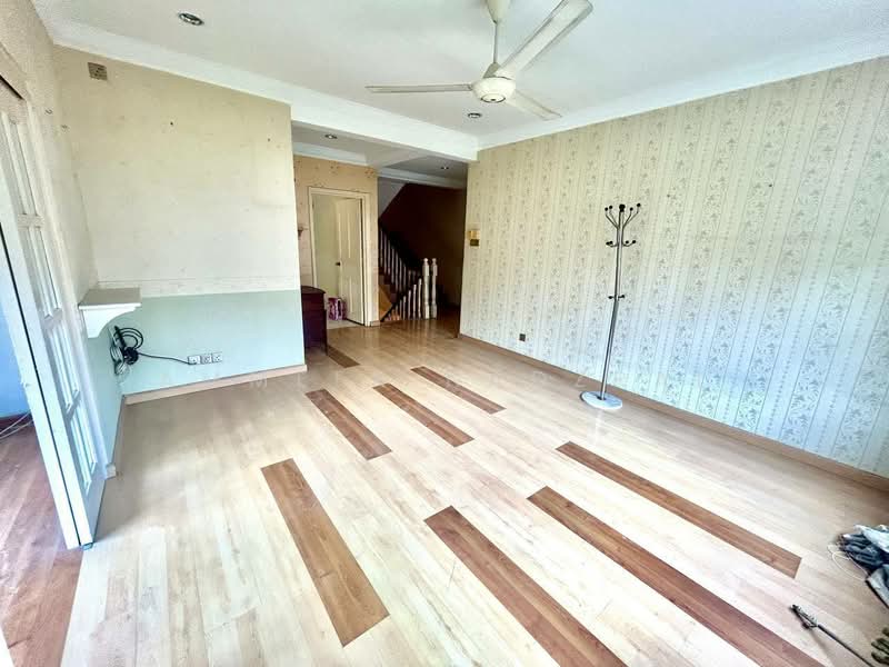 Semi-Detached House for Sale in Seksyen 7 (Shah Alam) - Ammeer Nadzrai - Living Room - PropertyGuru.com.my