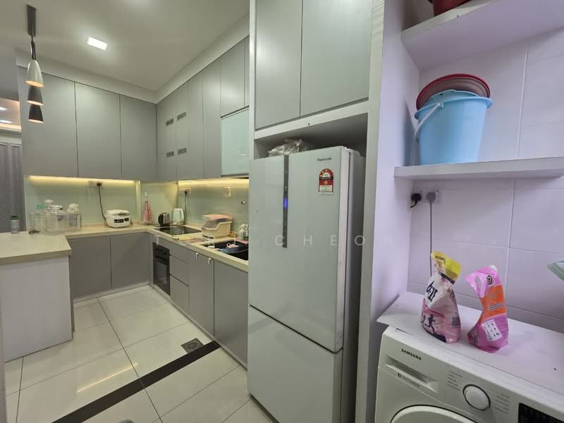 Rumah Teres 2 Tingkat untuk Dijual di Setia Tropika (Johor Bahru) - Tori Cheon - Kitchen - PropertyGuru.com.my