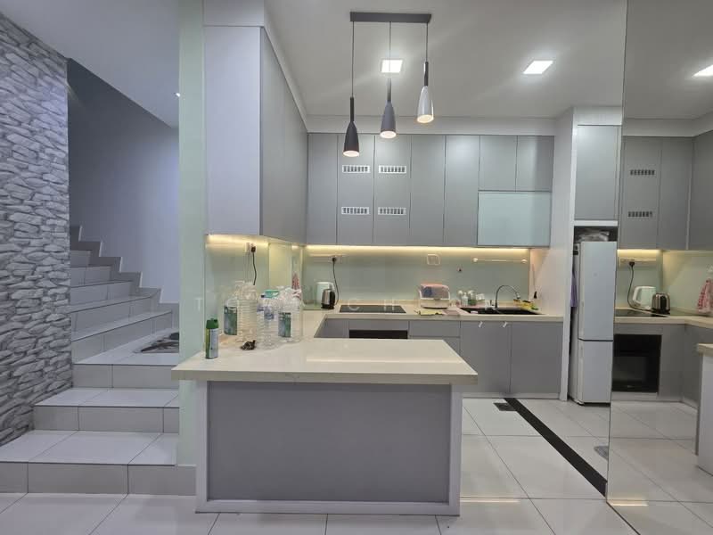 Rumah Teres 2 Tingkat untuk Dijual di Setia Tropika (Johor Bahru) - Tori Cheon - Kitchen - PropertyGuru.com.my