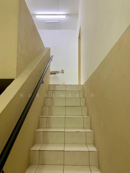 Rumah Teres 2 Tingkat untuk Dijual di Taman Sinaran (Balakong) - Nurashekin . - Corridor - PropertyGuru.com.my