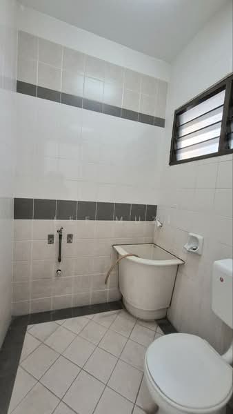 Rumah Teres 2 Tingkat untuk Dijual di Taman Pengkalan Tiara (Ipoh) - Lee Muzi - Bathroom - PropertyGuru.com.my