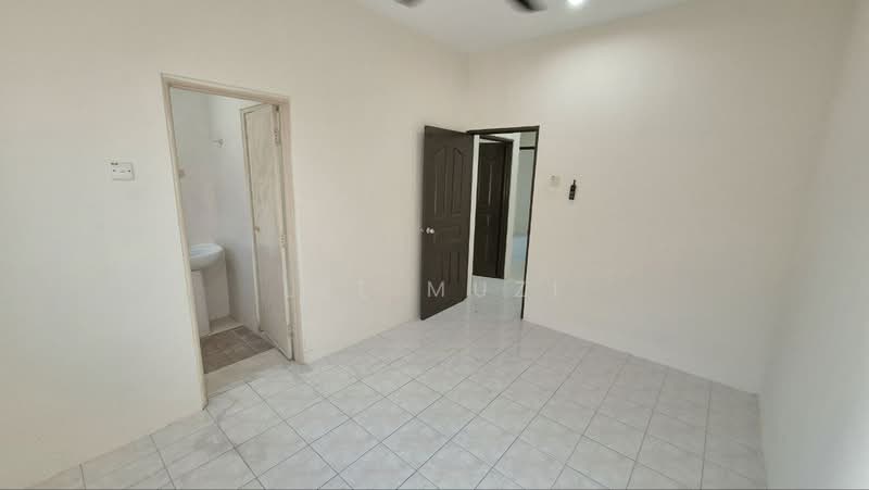 Rumah Teres 2 Tingkat untuk Dijual di Taman Pengkalan Tiara (Ipoh) - Lee Muzi - Bathroom - PropertyGuru.com.my