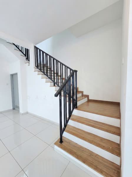Semi-Detached House for Sale in Bandar Lahat Mines (Lahat) - Qazin Khoo - Entrance - PropertyGuru.com.my