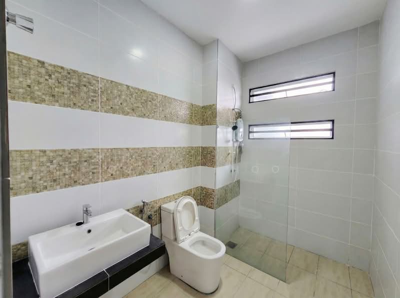 Semi-Detached House for Sale in Bandar Lahat Mines (Lahat) - Qazin Khoo - Bathroom - PropertyGuru.com.my