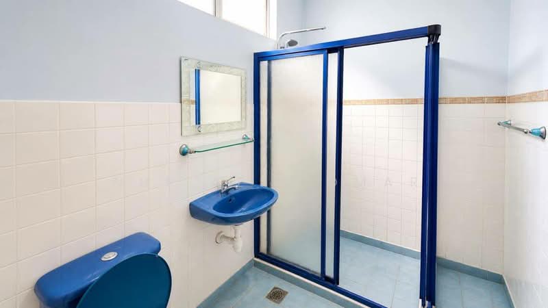 1-storey Terraced House for Sale in KL City Centre (Kuala Lumpur) - Nur Alia Omar - Bathroom - PropertyGuru.com.my
