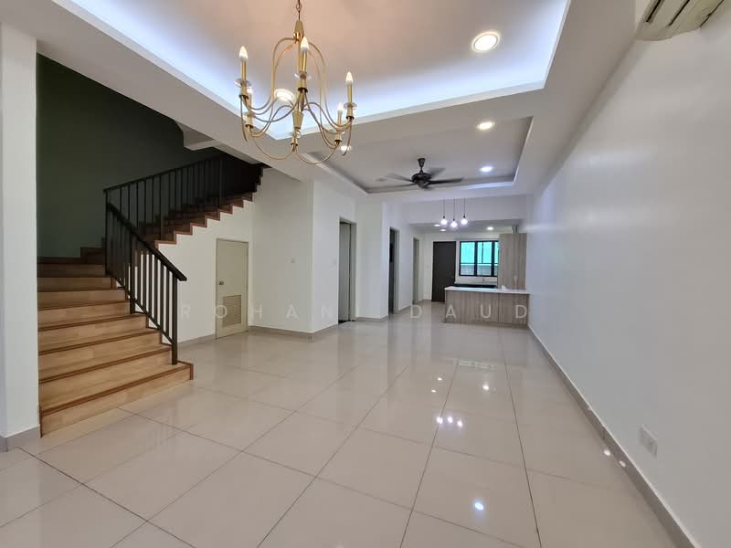 Rumah Teres 3 Tingkat untuk Dijual di Taman Anggun 3 (Rawang) - Rohani Daud - Living Room - PropertyGuru.com.my