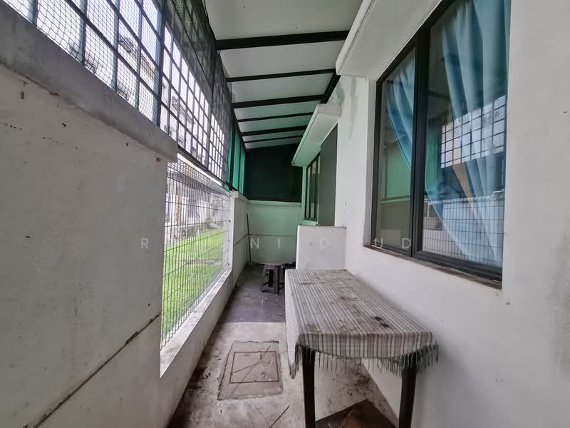 Rumah Teres 3 Tingkat untuk Dijual di Taman Anggun 3 (Rawang) - Rohani Daud - Balcony - PropertyGuru.com.my