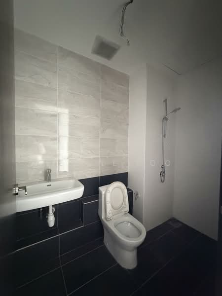 Servis Apartment untuk Dijual di Wave @ Marina Cove - Regine Foo - Bathroom - PropertyGuru.com.my