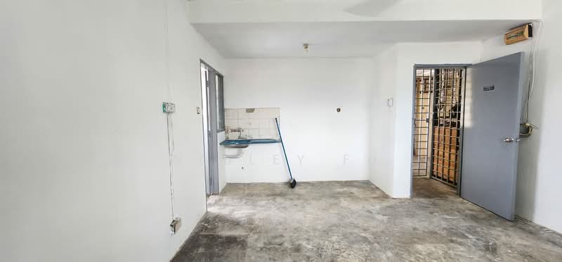 Flat for Sale at Pangsapuri Sri Meranti - Wesley Fu - Kitchen - PropertyGuru.com.my