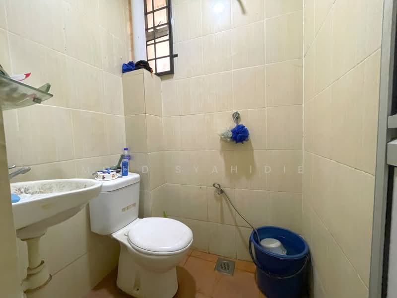 Apartment for Sale at Casmaria Apartment - Mohd Syahidie - Bathroom - PropertyGuru.com.my