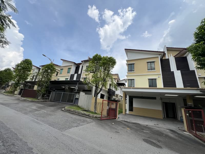 Rumah Berkembar untuk Dijual di Taman Tropika 2 (Kajang) - Ras Shaz - Exterior - PropertyGuru.com.my