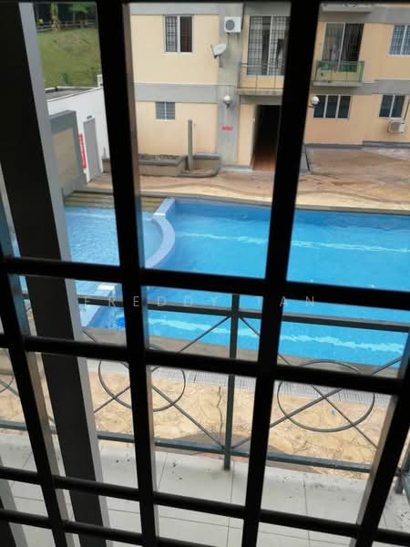 Pangsapuri untuk Dijual di Desa Alor Vista - Freddy Tan - Pool - PropertyGuru.com.my