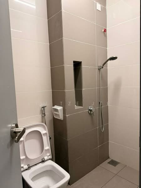 Kondominium untuk Dijual di PARC Regency (Residensi Masai) - Lim Tze Jie - Bathroom - PropertyGuru.com.my