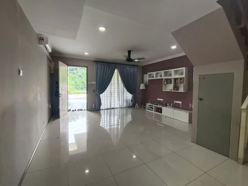 2-storey Terraced House for Sale in Bandar Tasik Puteri (Rawang) - Nazrin Hakimin - Living Room - PropertyGuru.com.my