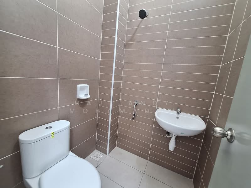 Rumah Teres 2 Tingkat untuk Disewa di Johor Bahru (Johor) - Haji Andy Mohamadon - Bathroom - PropertyGuru.com.my